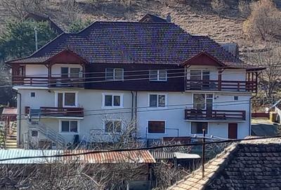 Casă cu 8 camere cu Teren 731 Mp în Mediaș - 9