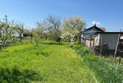De vanzare - Casa 102 mp, Teren intravilan 913 mp  Țantareni - 5