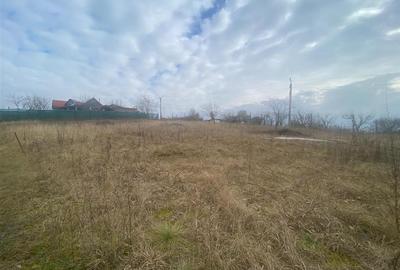 Teren intravilan de 897 mp, în Abrămuț - 1