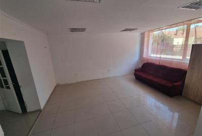 Apartament de 62 mp , parte din casa, cu intrare separata, posibil spatiu comerc - 3
