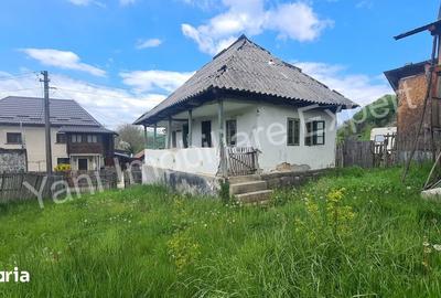 Casă cu 2 camere cu Teren 685 Mp în Mălureni - 15