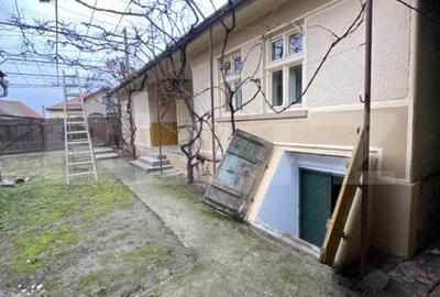 Casă individuală cu 3 camere în Crasna