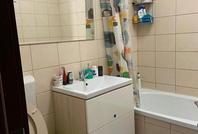 Casă cu 4 camere cu Teren 15 Mp în Apărătorii Patriei