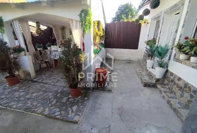 Casă cu 4 camere cu Teren 380 Mp în Central - 1