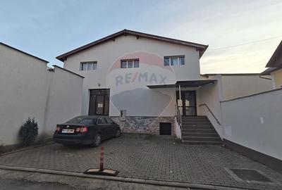 Spațiu comercial, de 535.36999511719 mp, în Central - 9