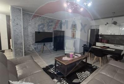 Apartament cu 2 camere semidecomandat, mobilat în Central