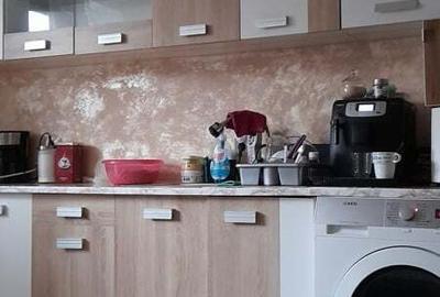 De vanzare apartament curte comuna - 1