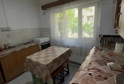Apartament cu 3 camere semidecomandat în Central - 3