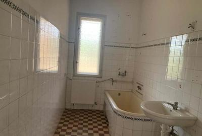 Casă cu 7 camere cu Teren 638 Mp în Bălcescu - 3