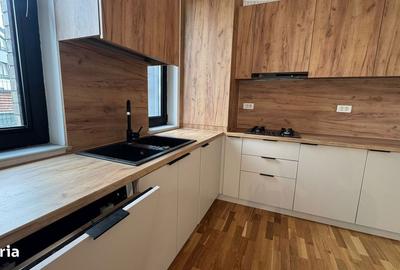 Casă cu 4 camere în Central - 2