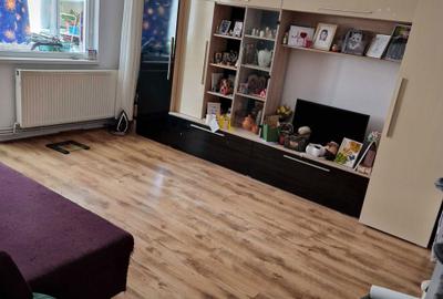 Apartament cu 4 camere decomandat în Ostroveni - 2