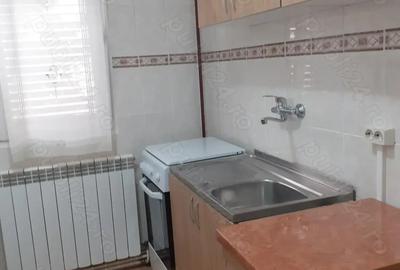 Inchiriez apartament 2 camere etaj 1 - 2