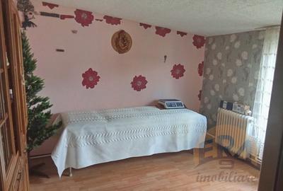 Casa Sacadat, Str. Principala - 8