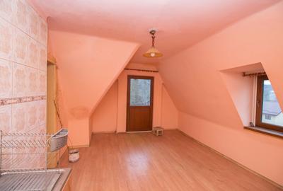 Casă cu 6 camere cu Canalizare în Central - 17