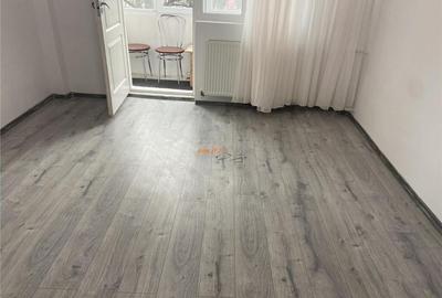 Apartament 2 camere , et 1/4 , ultracentral -Piata Moldovei - 1