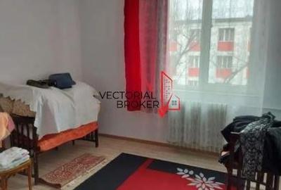 2 camere semidecomandate, et.4, renovat, bloc reabilitat, Titan Potcoava