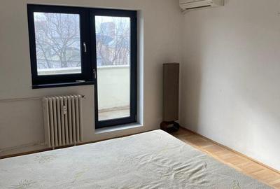 Apartament cu 3 camere decomandat în Văcăresti - 12