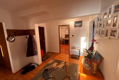 Apartament cu 4 camere decomandat, mobilat în Calea Moldovei - 2