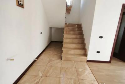 Casă cu 5 camere cu Teren 1792 Mp în Mitocu Dragomirnei - 13