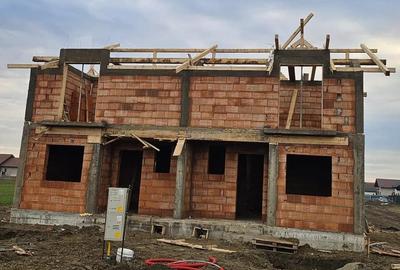 Casă cu Teren 258 Mp în Moșnița Veche