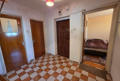 Apartament cu 4 camere semidecomandat în Titan - 10