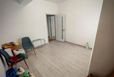 Apartament cu 3 camere decomandat în Exterior Vest - 1