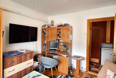 Apartament cu 3 camere de vanzare in zona Micro 5 - 8