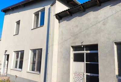 Casă cu 6 camere cu Teren 2878 Mp în Tomnatic - 4
