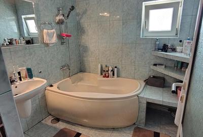 Apartament cu 3 camere decomandat în Central - 4