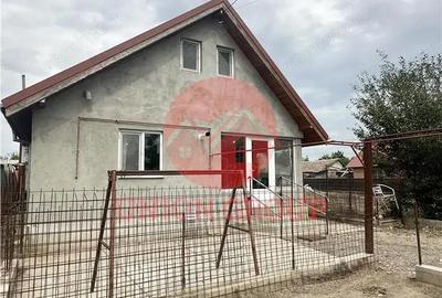 Casă cu 2 camere cu Teren 350 Mp în Poiana - 9