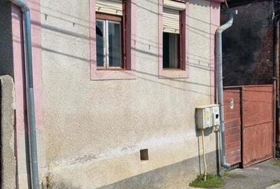 Casa singur pe curte cu toate utilitatila! - 1