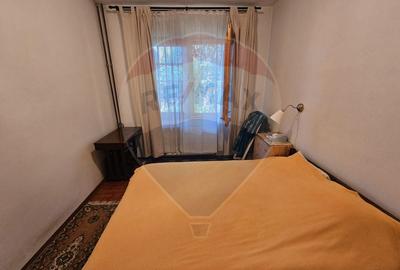 Casa / Vila cu 6 camere de vanzare - CORNU - 41