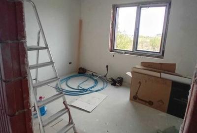 Casă cu 4 camere cu Teren 102 Mp în Domnești - 8