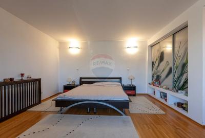 Casă cu 7 camere cu Teren 1617 Mp în Central - 7