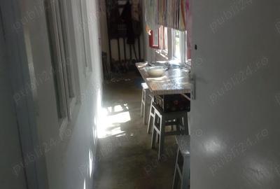 Casă cu 5 camere cu Teren 3800 Mp în Central - 1