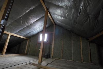 Casă cu 4 camere cu Teren 320 Mp în Berceni