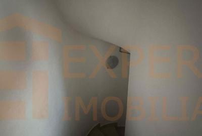 Casă cu 10 camere cu Teren 1000 Mp în Km 4 - 13