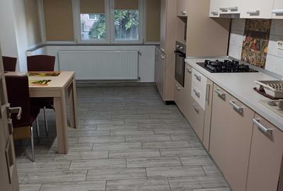 Apartament cu 3 camere decomandat în Soarelui - 6