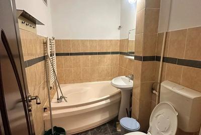 Garsonieră decomandată în Central