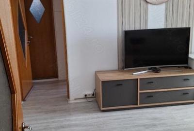 Apartament cu 2 camere semidecomandat în Calea București