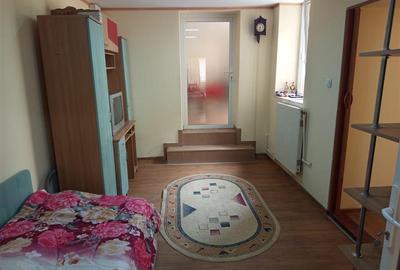 Casă individuală cu 7 camere cu Teren 243 Mp în Vest - 32