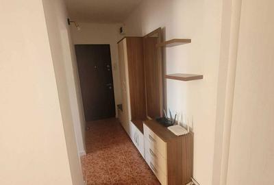 Apartament cu 2 camere decomandat în Valea Aurie - 1
