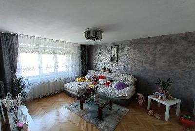Apartament cu 3 camere decomandat în Central - 2