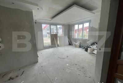 Casă cu 4 camere cu Teren 716 Mp în Botiz - 1