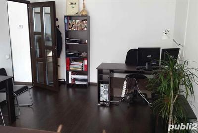 Spațiu comercial, de 144 mp, în Central - 8