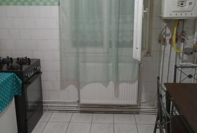 Inchiriez apartament 2 camere - 3