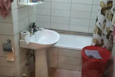 Apartament cu 3 camere decomandat, mobilat în Titulescu - 10