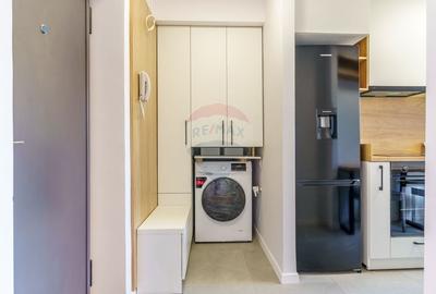 3 camere, totul nou, et 2/4, est, la cheie, comision 0 - 6