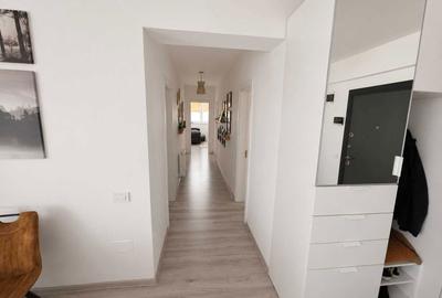 Apartament cu 3 camere semidecomandat în Central - 4