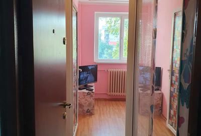 Apartament cu 2 camere decomandat în Rahova